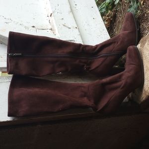 Gorgeous! Brown Suede Heeled Boots